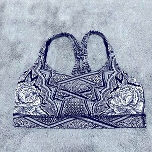 Lululemon black-and-white sports bra